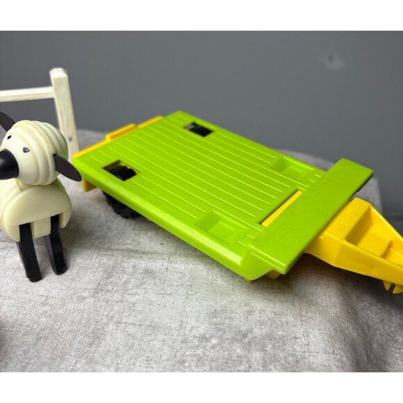 Fisher Price Little People Farm Set Tractor Animals Accessories Classic Kids Toy - Picture 9 of 16